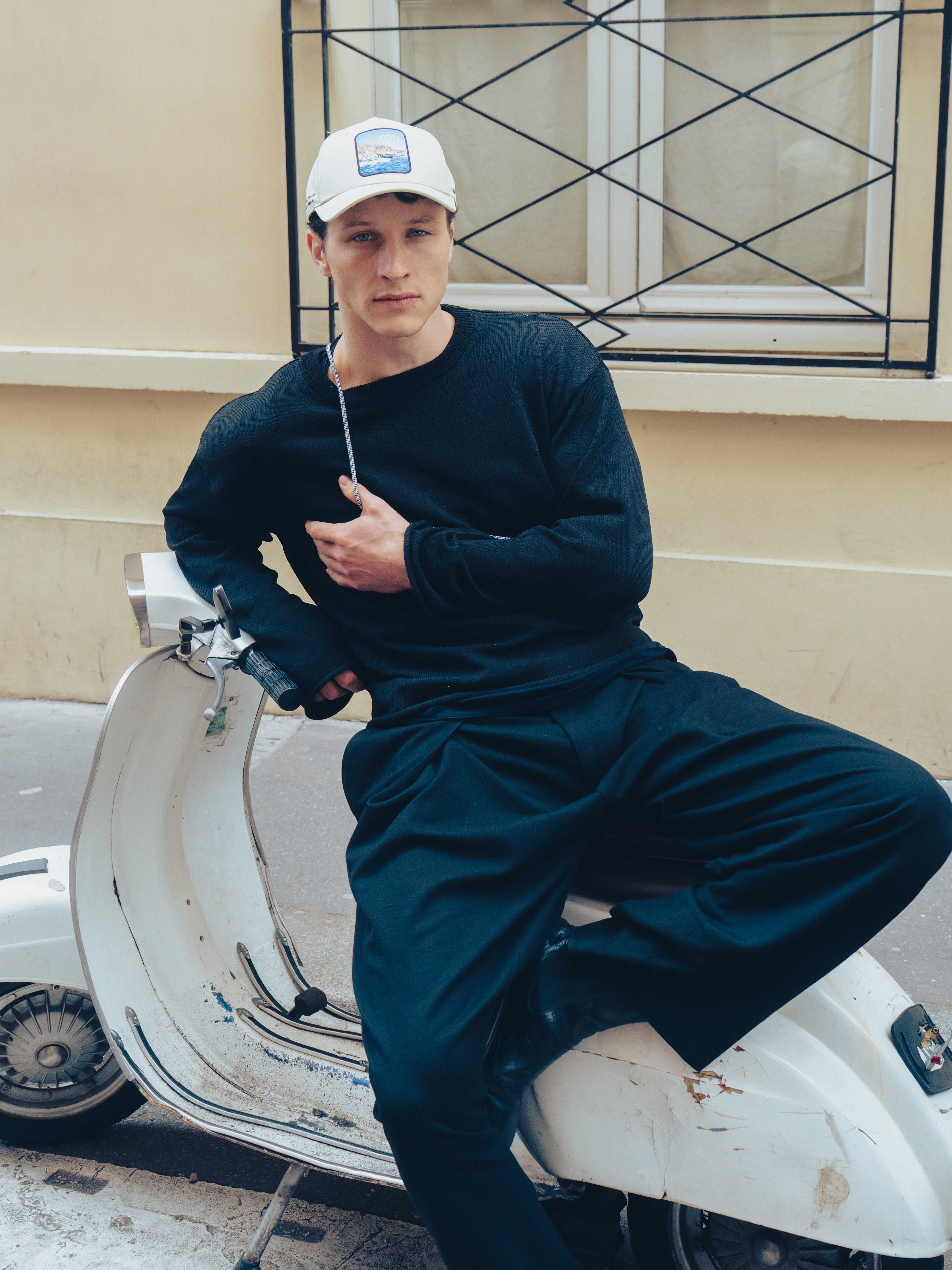 Côte Baseball Cap in Isla Crema with curved brim and signature patch