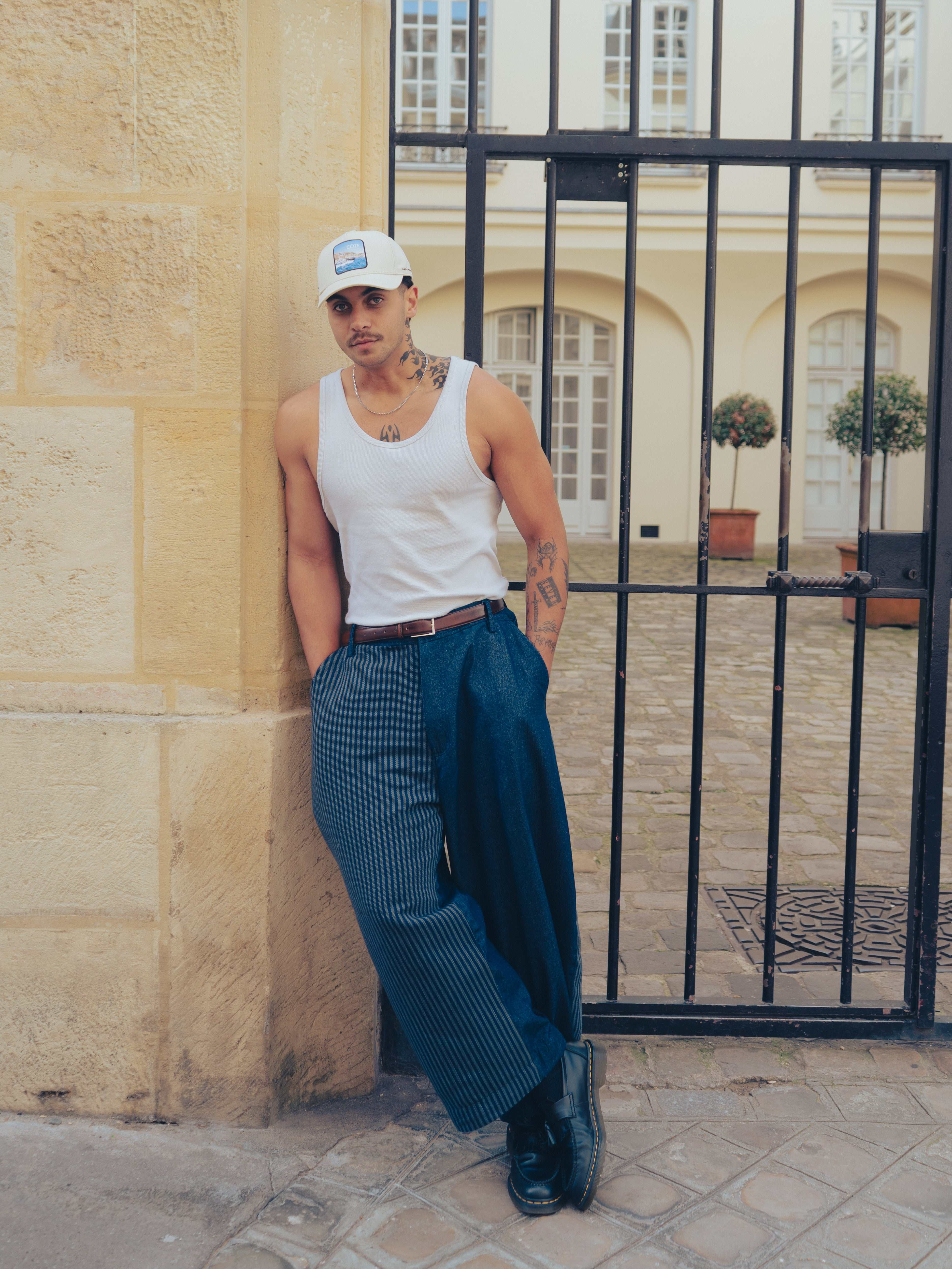Côte Baseball Cap in Isla Crema with curved brim and signature patch in off-white tone